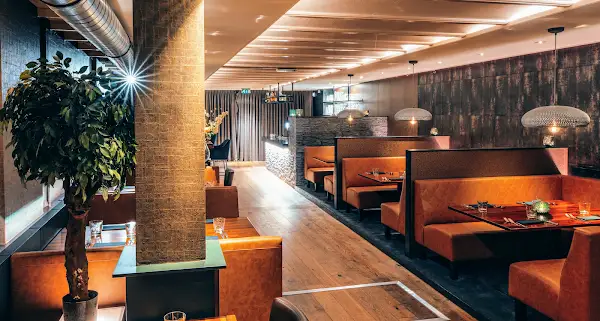 MMEAT Bar & Grill