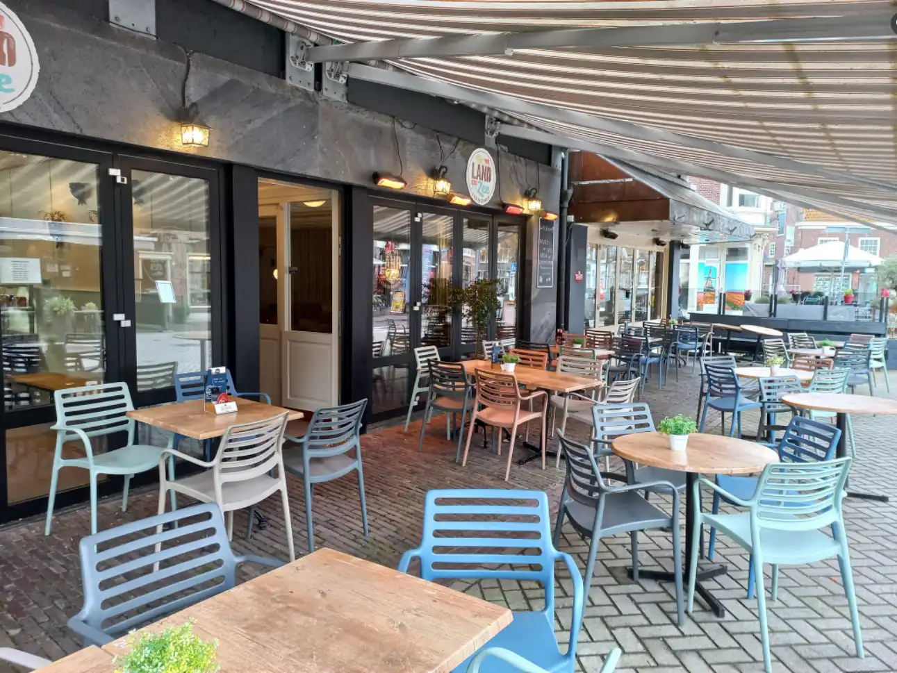 Seasons - Your comfy food place